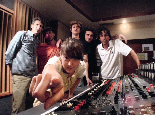 Em 2008 com sua banda de então, em estúdio no Rio